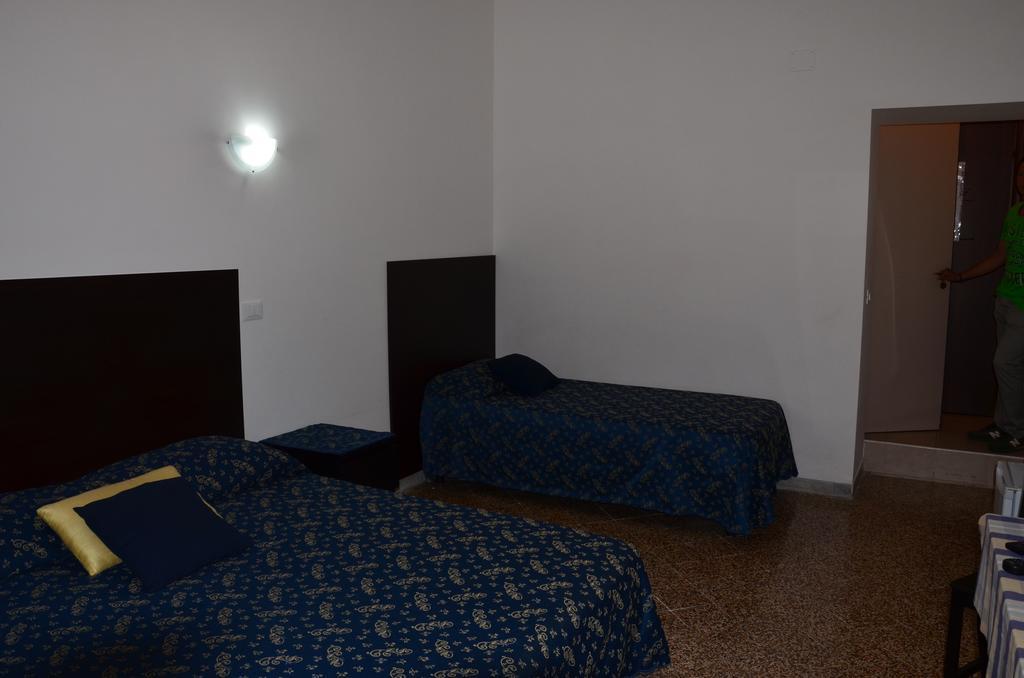 Ines Downtown B&B Ρώμη Δωμάτιο φωτογραφία